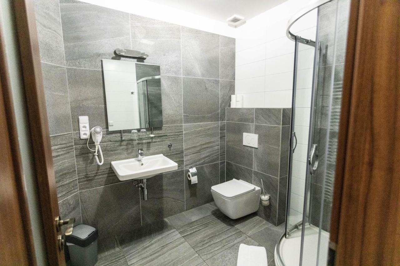 Penzion Kralovske Lazne Poděbrady Buitenkant foto